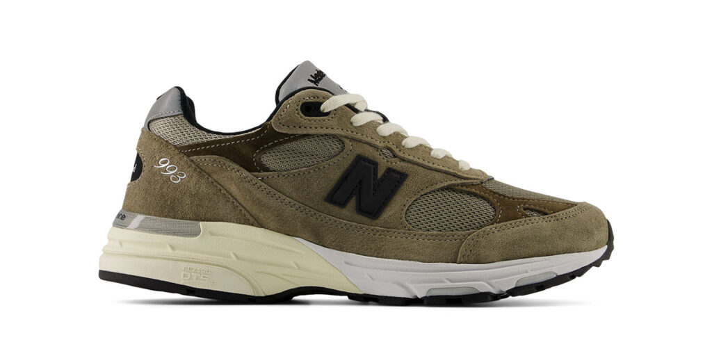 JJJJound and New Balance 993 転売 副業 ポケモンカード ワンピースカード